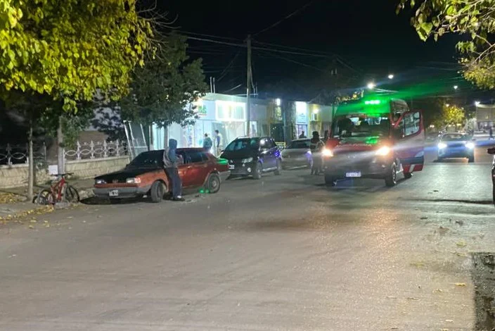 Tensión y golpes tras un accidente en Caucete